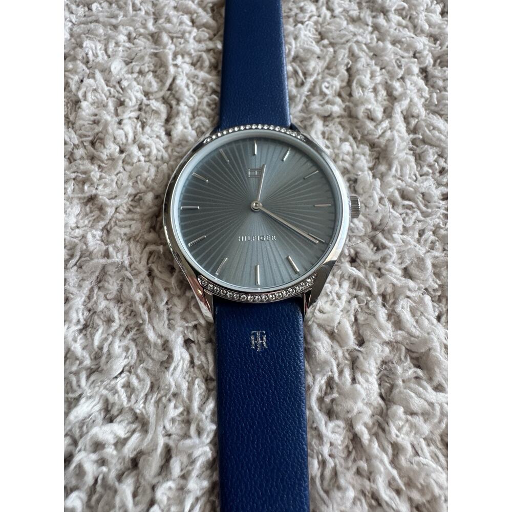 Tommy Hilfiger Leather Ladies Watch 1782213 navy blue genuine leather
